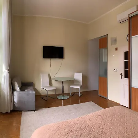 19 Golf Vacation Apartment